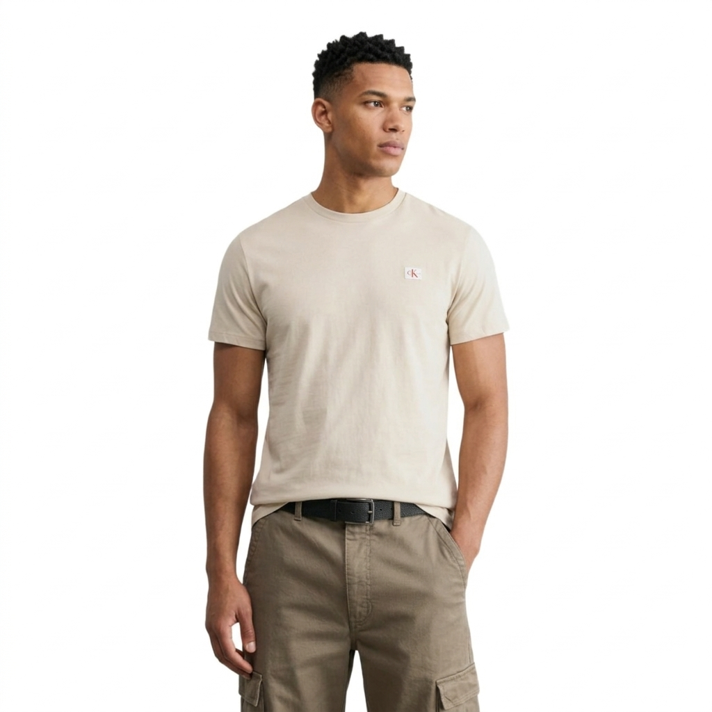 T-shirt Calvin Klein in cotone con stemma