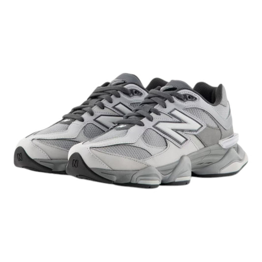 Scarpa New Balance 9060 silver