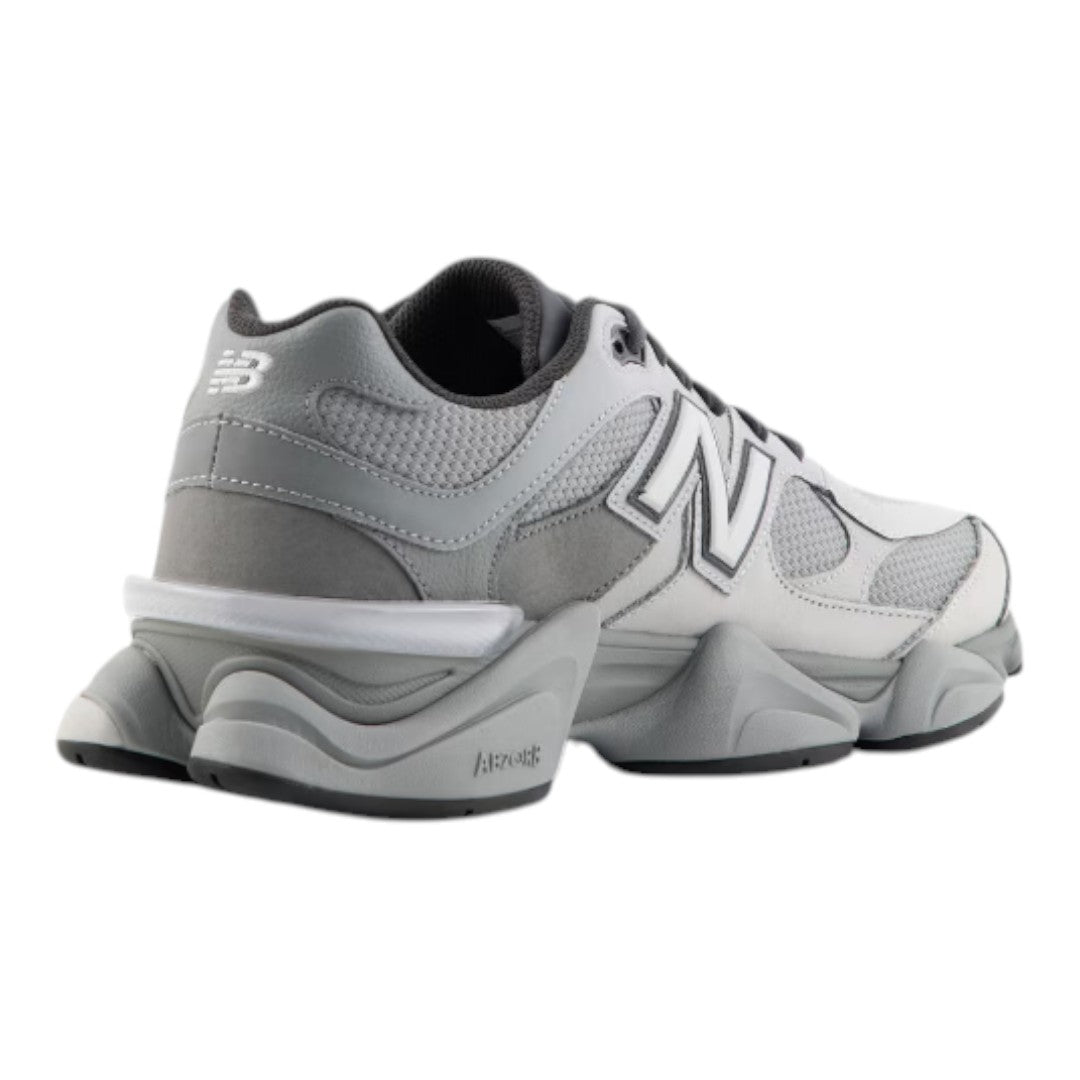 Scarpa New Balance 9060 silver